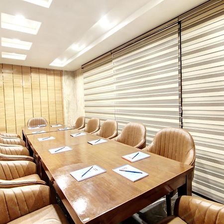 Hotel Krishna Plaza 'New Delhi' - By M S Hospitality Εξωτερικό φωτογραφία