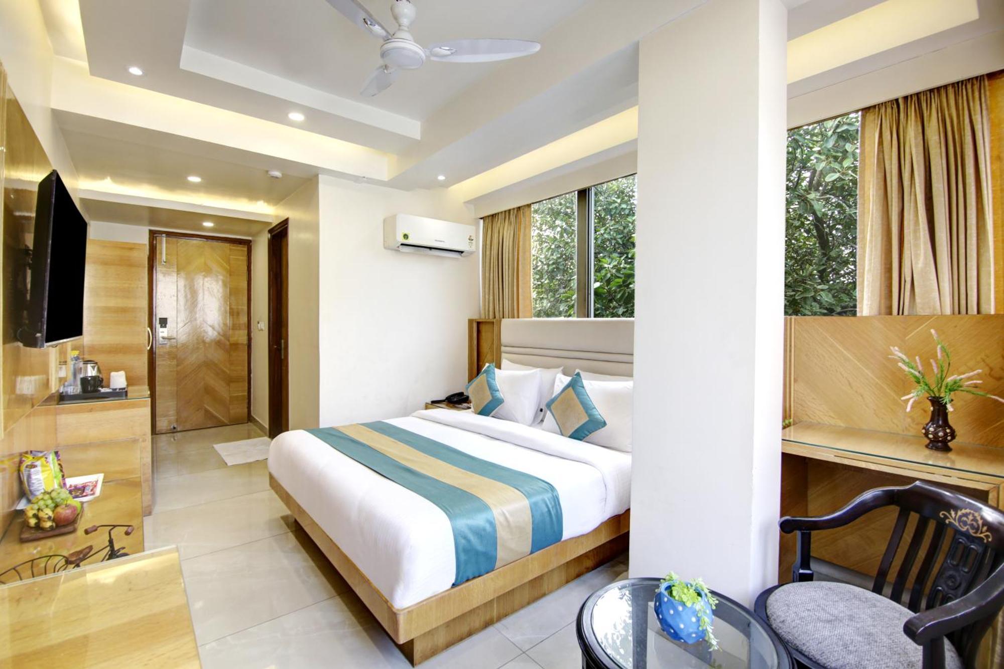 Hotel Krishna Plaza 'New Delhi' - By M S Hospitality Εξωτερικό φωτογραφία