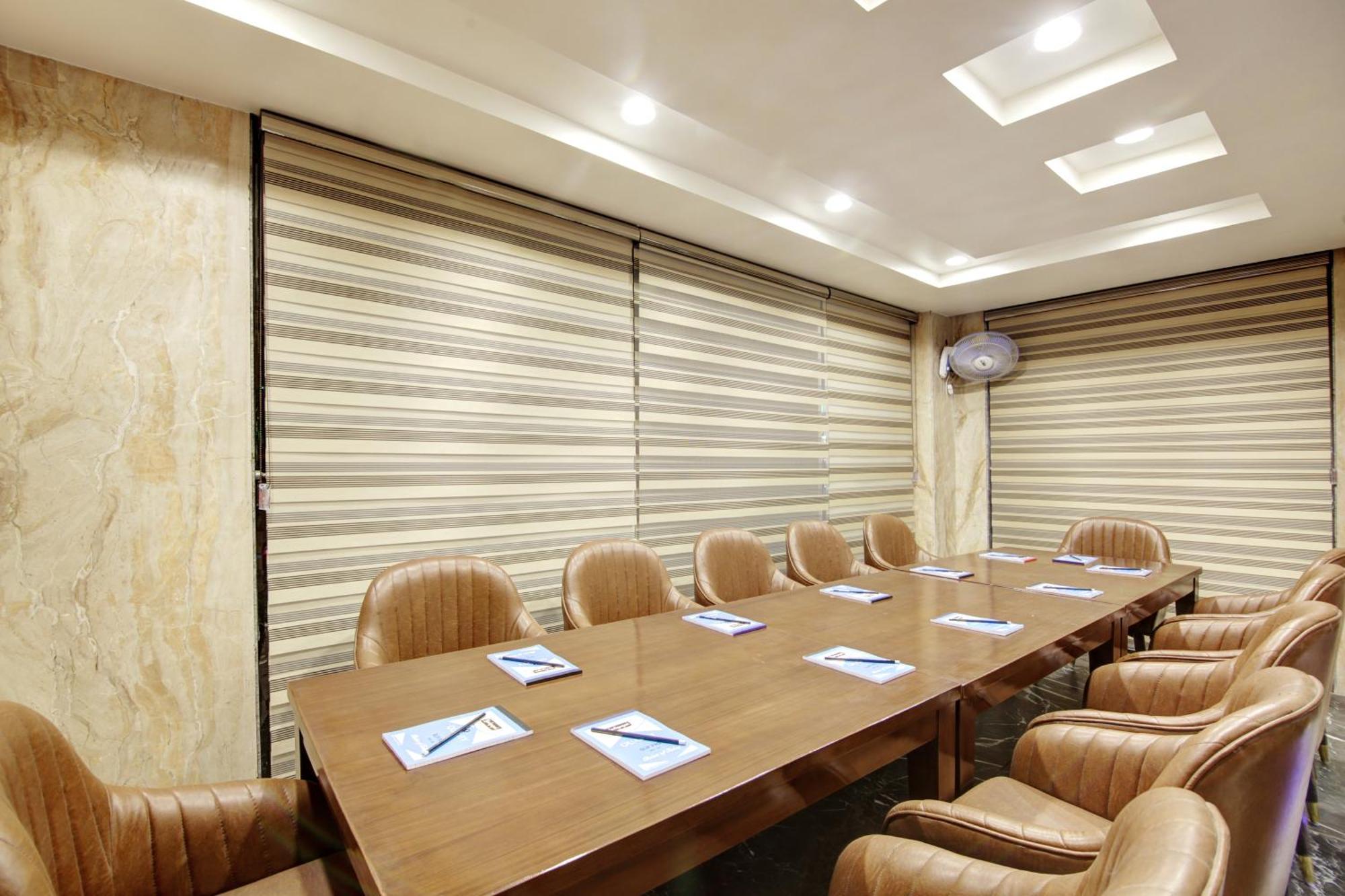 Hotel Krishna Plaza 'New Delhi' - By M S Hospitality Εξωτερικό φωτογραφία