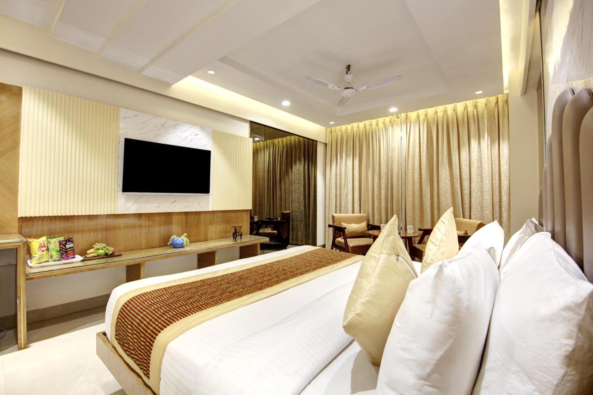 Hotel Krishna Plaza 'New Delhi' - By M S Hospitality Εξωτερικό φωτογραφία