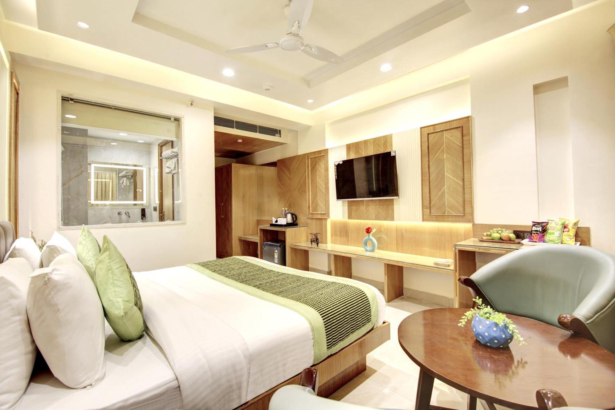 Hotel Krishna Plaza 'New Delhi' - By M S Hospitality Εξωτερικό φωτογραφία