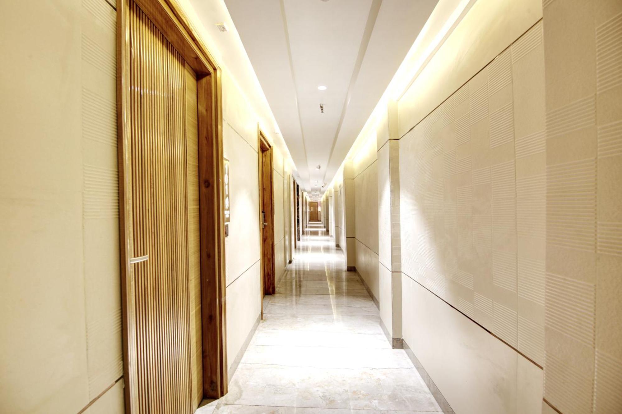 Hotel Krishna Plaza 'New Delhi' - By M S Hospitality Εξωτερικό φωτογραφία