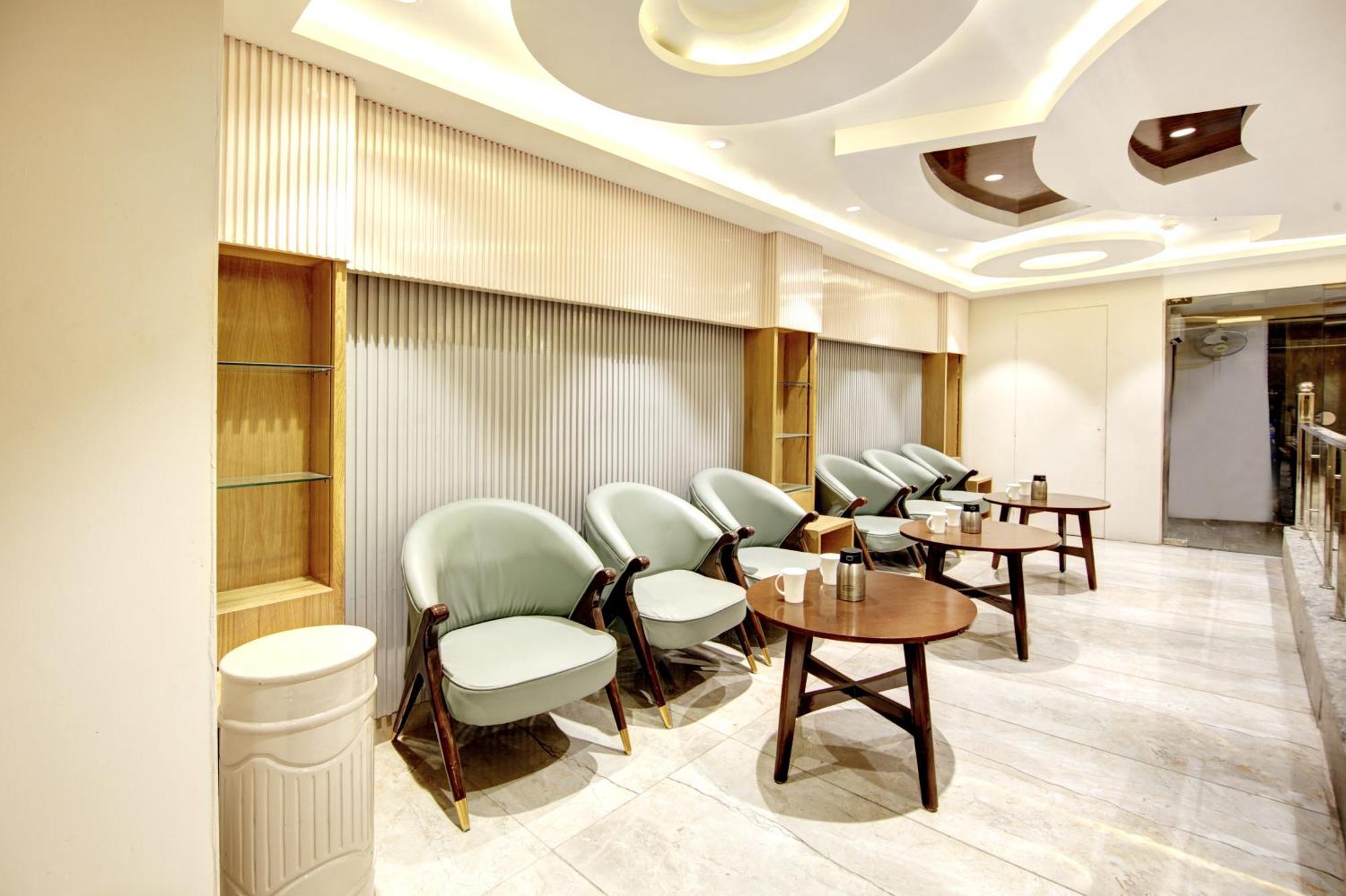 Hotel Krishna Plaza 'New Delhi' - By M S Hospitality Εξωτερικό φωτογραφία