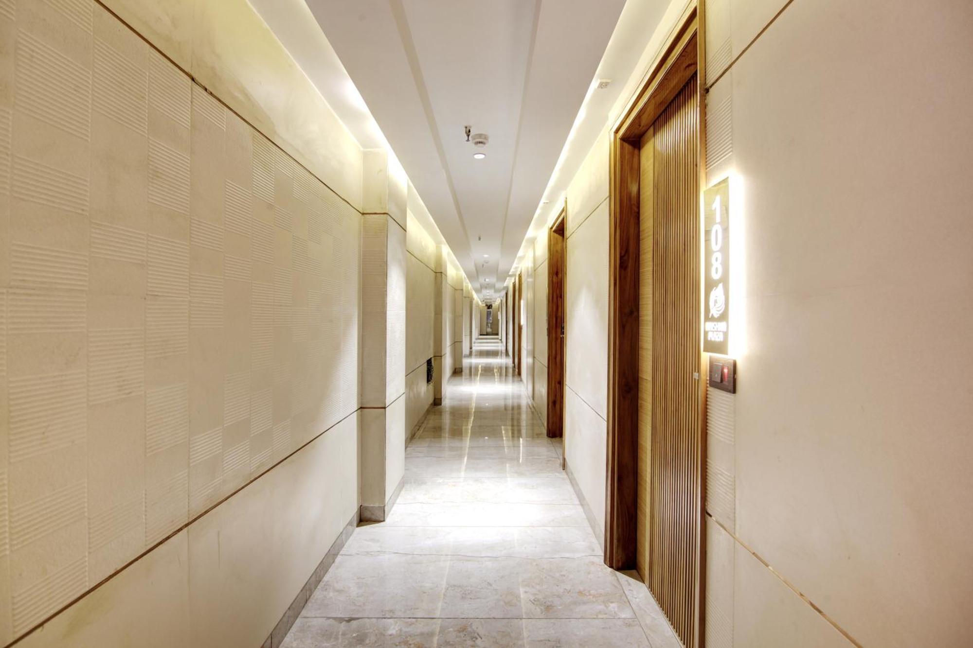 Hotel Krishna Plaza 'New Delhi' - By M S Hospitality Εξωτερικό φωτογραφία