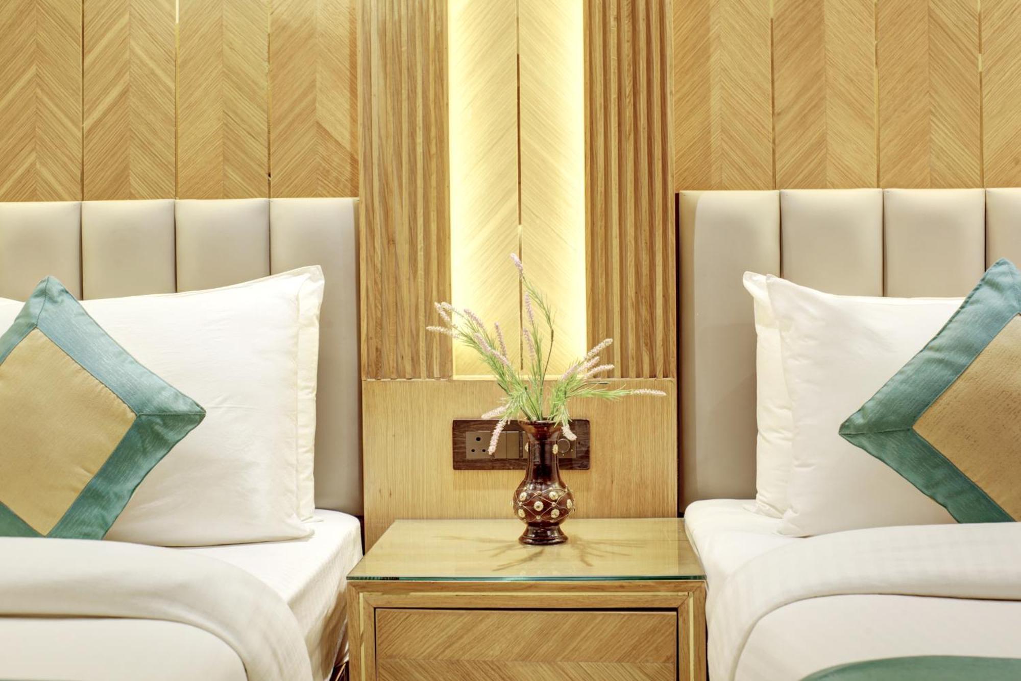 Hotel Krishna Plaza 'New Delhi' - By M S Hospitality Εξωτερικό φωτογραφία