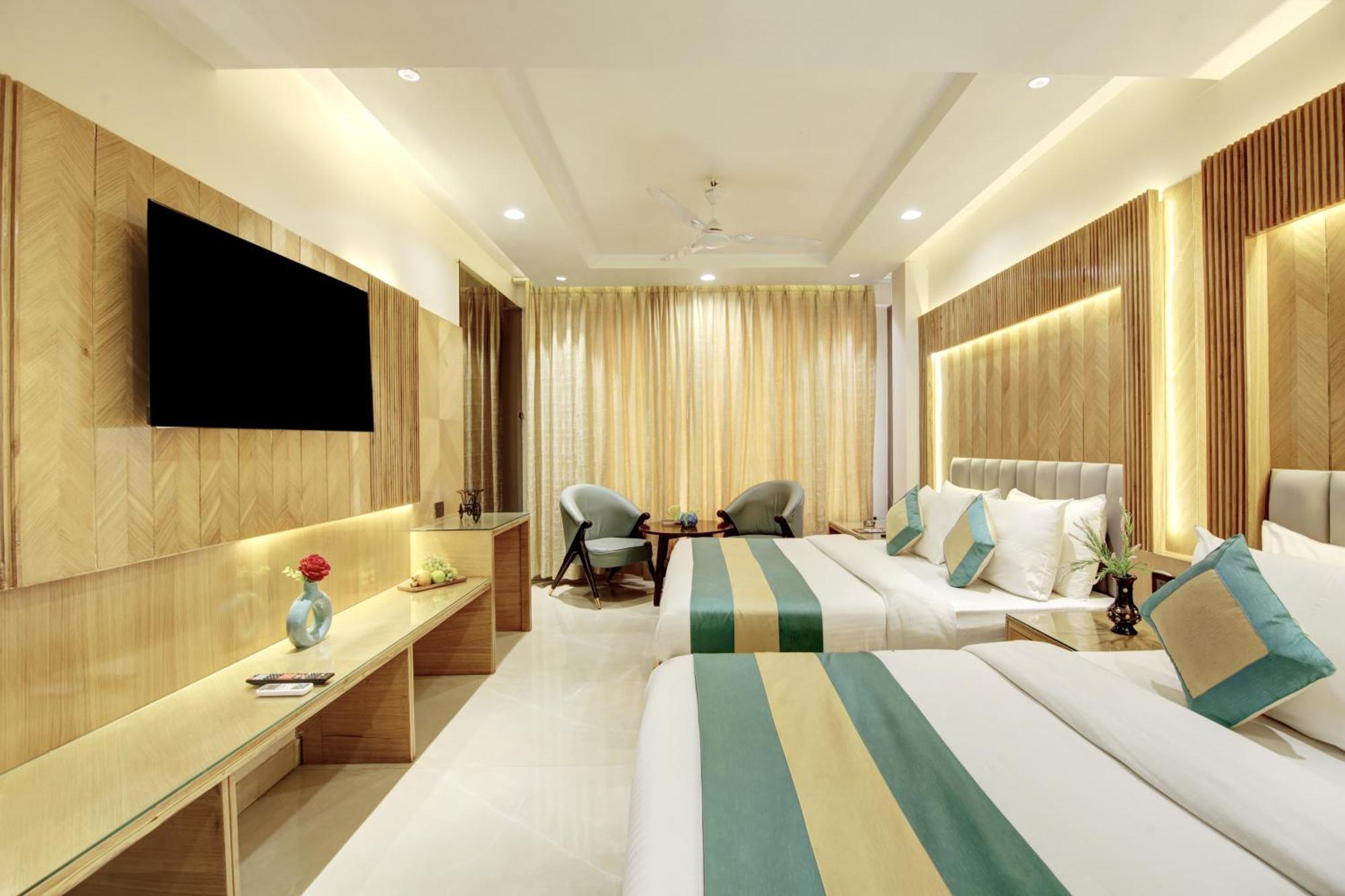 Hotel Krishna Plaza 'New Delhi' - By M S Hospitality Εξωτερικό φωτογραφία